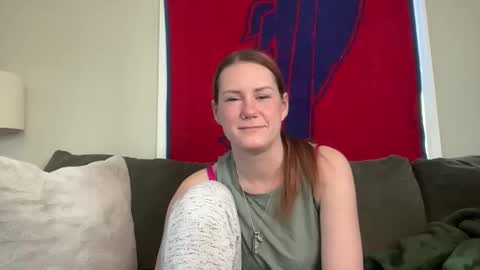 Snapshot of sammieplays chatting on 27, 4, 2026 Playful Sammie online show from 27, 4, 2026