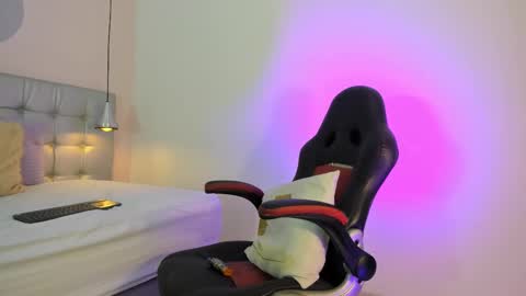 Axel online show from 21, 2, 2025