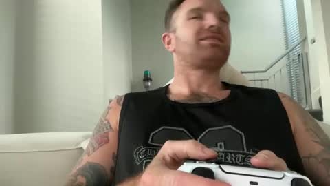 Snapshot of samrainesbaby chatting on 9, 1, 2025 HornyAsFuck online show from 9, 1, 2025