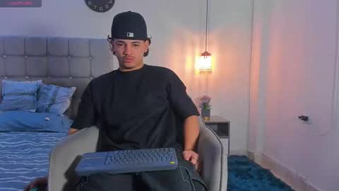 Snapshot of samxx_muscle chatting on 19, 12, 2025 samxx_muscle online show from 19, 12, 2025