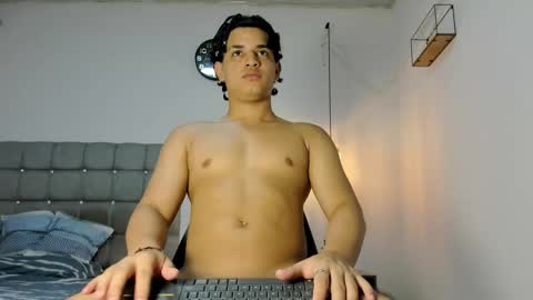 Snapshot of samxx_muscle chatting on 16, 1, 2026 samxx_muscle online show from 16, 1, 2026