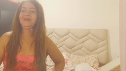 Snapshot of sanddi_milff chatting on 5, 7, 2026 Sanddi online show from 5, 7, 2026