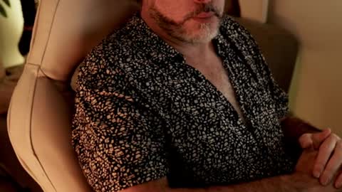 Snapshot of sanders_white chatting on 23, 12, 2024 Sanders online show from 23, 12, 2024