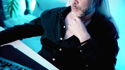 Snapshot of sanders_white chatting on 2, 2, 2025 Sanders online show from 2, 2, 2025