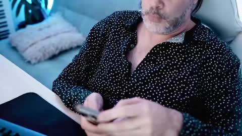 Snapshot of sanders_white chatting on 12, 2, 2025 Sanders online show from 12, 2, 2025