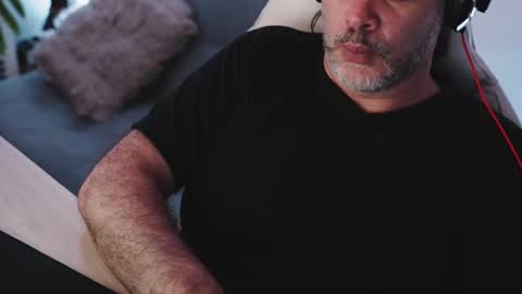 Snapshot of sanders_white chatting on 27, 2, 2025 Sanders online show from 27, 2, 2025