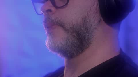 Snapshot of sanders_white chatting on 26, 10, 2025 Sanders online show from 26, 10, 2025