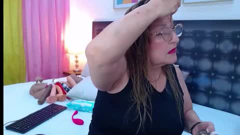 Snapshot of sandra_20_ chatting on 8, 4, 2026 SANDRA online show from 8, 4, 2026