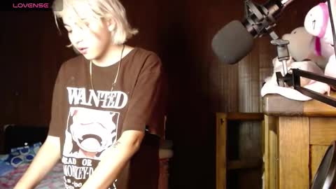 Snapshot of sandy_straw chatting on 16, 12, 2025 sandy_straw online show from 16, 12, 2025