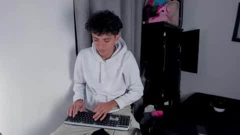 sandy_straw online show from 29, 3, 2026