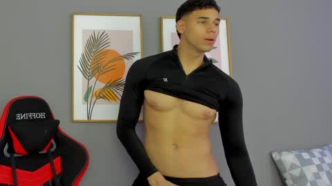 Maximo Santana online show from 4, 6, 2026