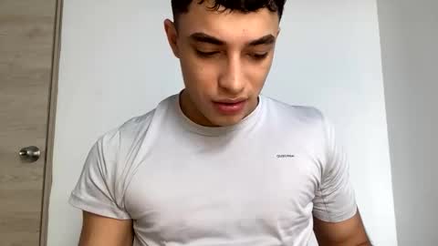 Snapshot of santi36rt chatting on 26, 5, 2026 santi36rt online show from 26, 5, 2026