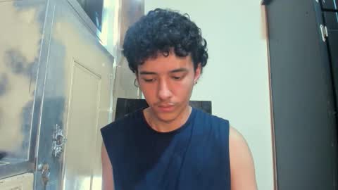 santi_twink19 online show from 11, 11, 2025