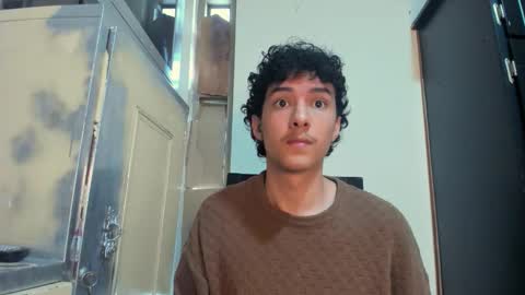 santi_twink19 online show from 12, 11, 2025