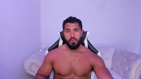 santiago_huntt online show from 14, 11, 2025