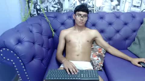 Snapshot of santiago_johnson_ chatting on 6, 3, 2025 santiago_johnson_ online show from 6, 3, 2025