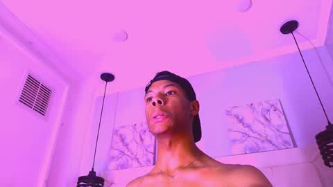 Snapshot of santiago_ortiz chatting on 2, 3, 2026 Santiiiiii online show from 2, 3, 2026