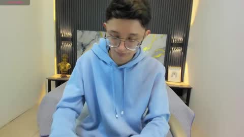 santiago_russo18 online show from 12, 9, 2025