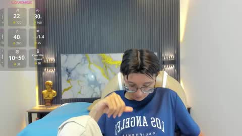 santiago_russo18 online show from 26, 10, 2025