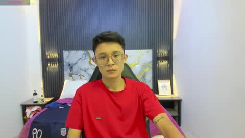 santiago_russo18 online show from 13, 2, 2026