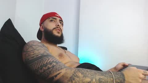 Santiago Hincapiie online show from 19, 3, 2026