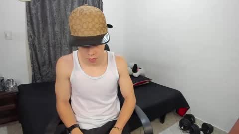 Snapshot of santiceballo chatting on 23, 4, 2026 Julius Novachrono online show from 23, 4, 2026