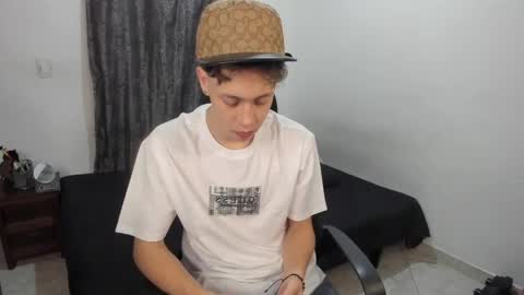 Snapshot of santiceballo chatting on 30, 4, 2026 Julius Novachrono online show from 30, 4, 2026