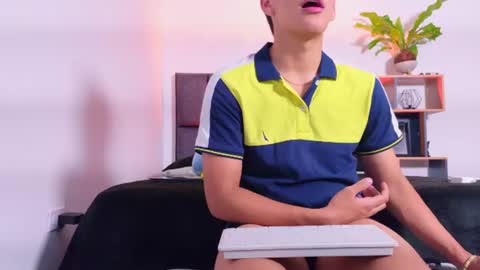 Snapshot of santilux_ chatting on 22, 6, 2026 SantiLux online show from 22, 6, 2026