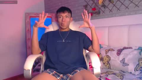 Snapshot of santinaugthy chatting on 16, 12, 2025 santi online show from 16, 12, 2025