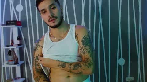 Snapshot of santti_torres chatting on 11, 3, 2025 Santy Torres online show from 11, 3, 2025