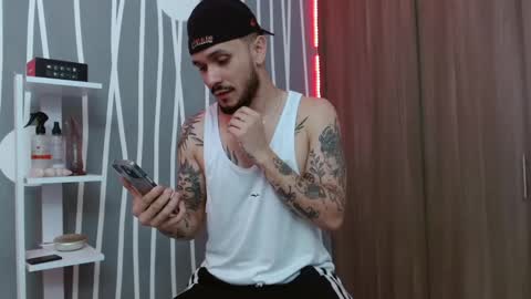 Snapshot of santti_torres chatting on 6, 11, 2025 Santy Torres online show from 6, 11, 2025