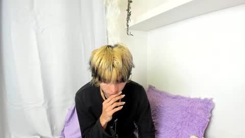 Snapshot of santy_kitty chatting on 15, 12, 2024 kitty online show from 15, 12, 2024