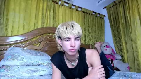 Snapshot of santy_kitty chatting on 30, 12, 2024 kitty online show from 30, 12, 2024