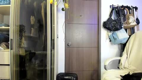 Snapshot of santy_kitty chatting on 25, 1, 2025 kitty online show from 25, 1, 2025