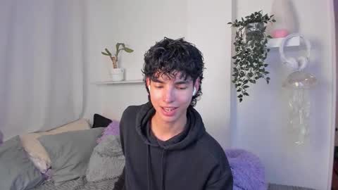 Snapshot of santy_kitty chatting on 11, 2, 2026 kitty online show from 11, 2, 2026