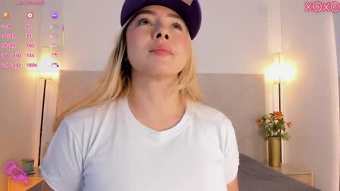 Snapshot of saori_newman chatting on 23, 4, 2026 Saori online show from 23, 4, 2026