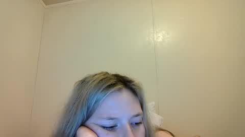 Snapshot of sara9920 chatting on 6, 4, 2026 sara9920 online show from 6, 4, 2026