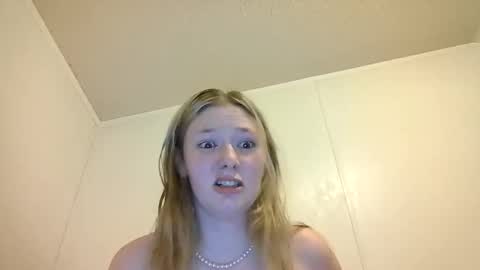 Snapshot of sara9920 chatting on 9, 4, 2026 sara9920 online show from 9, 4, 2026