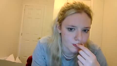Snapshot of sara9920 chatting on 14, 4, 2026 sara9920 online show from 14, 4, 2026