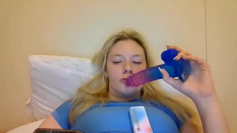 Snapshot of sara9920 chatting on 4, 5, 2026 sara9920 online show from 4, 5, 2026