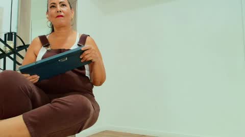 Snapshot of sara_bigass__ chatting on 14, 5, 2026 sara online show from 14, 5, 2026