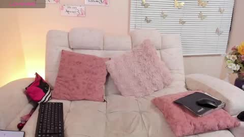 Sara Crowe online show from 11, 3, 2025