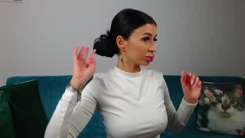 Snapshot of sara_daisy chatting on 30, 11, 2025 Im Sara I am happy to be here online show from 30, 11, 2025