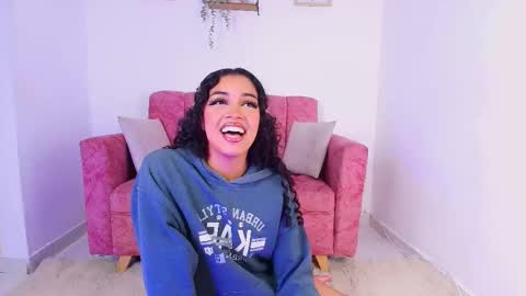 Snapshot of sara_jhonsonn chatting on 8, 9, 2025 Sara Jhonson online show from 8, 9, 2025