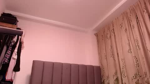 sara_johnson__ online show from 29, 3, 2026