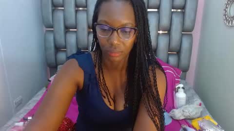 S A R A online show from 12, 11, 2025