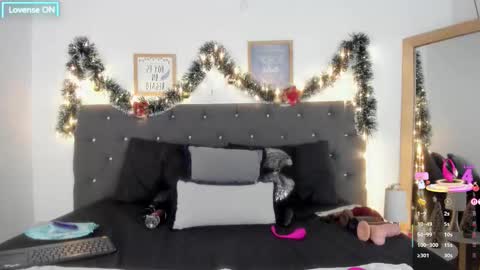 Snapshot of sara_puertaa chatting on 22, 12, 2025 Sara online show from 22, 12, 2025