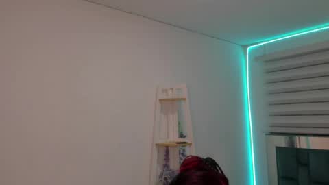 sara_red_x online show from 26, 5, 2026
