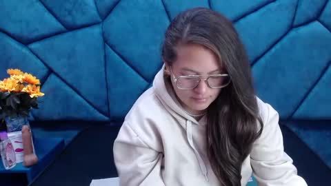 Snapshot of sara_thonson_ chatting on 25, 1, 2025 sara_thonson_ online show from 25, 1, 2025