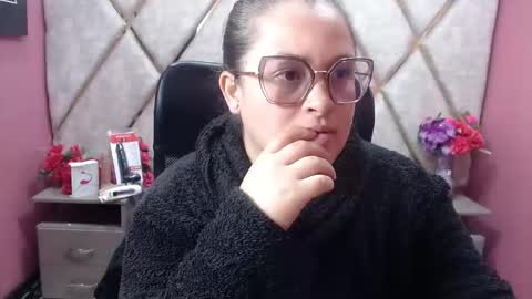 sara_thonson_ online show from 17, 2, 2026